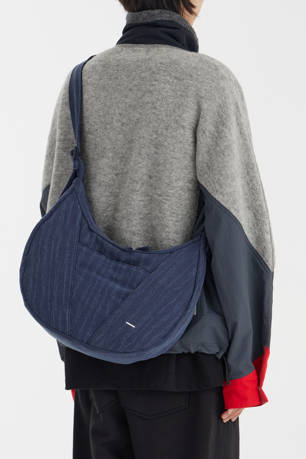 Linen Layered Cross Bag `M` (Obscura Exclusive) - Navy