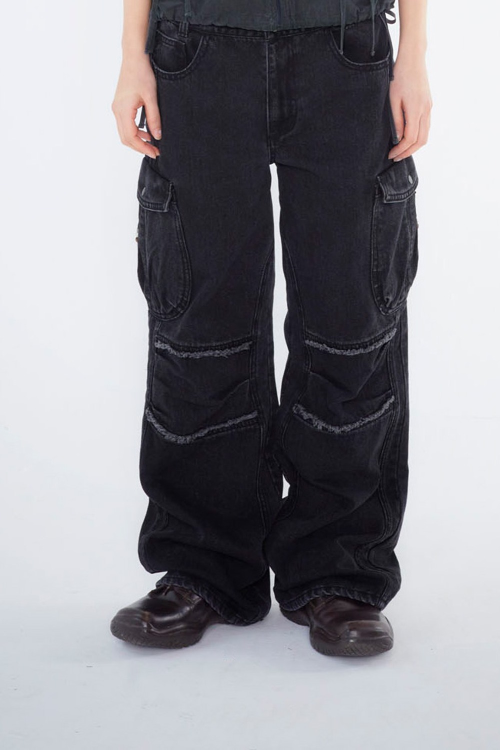 Round Pocket Cargo Jeans-Black