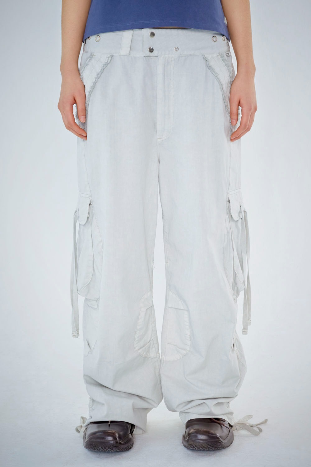 Raw Edge Pocket Pants-Grey