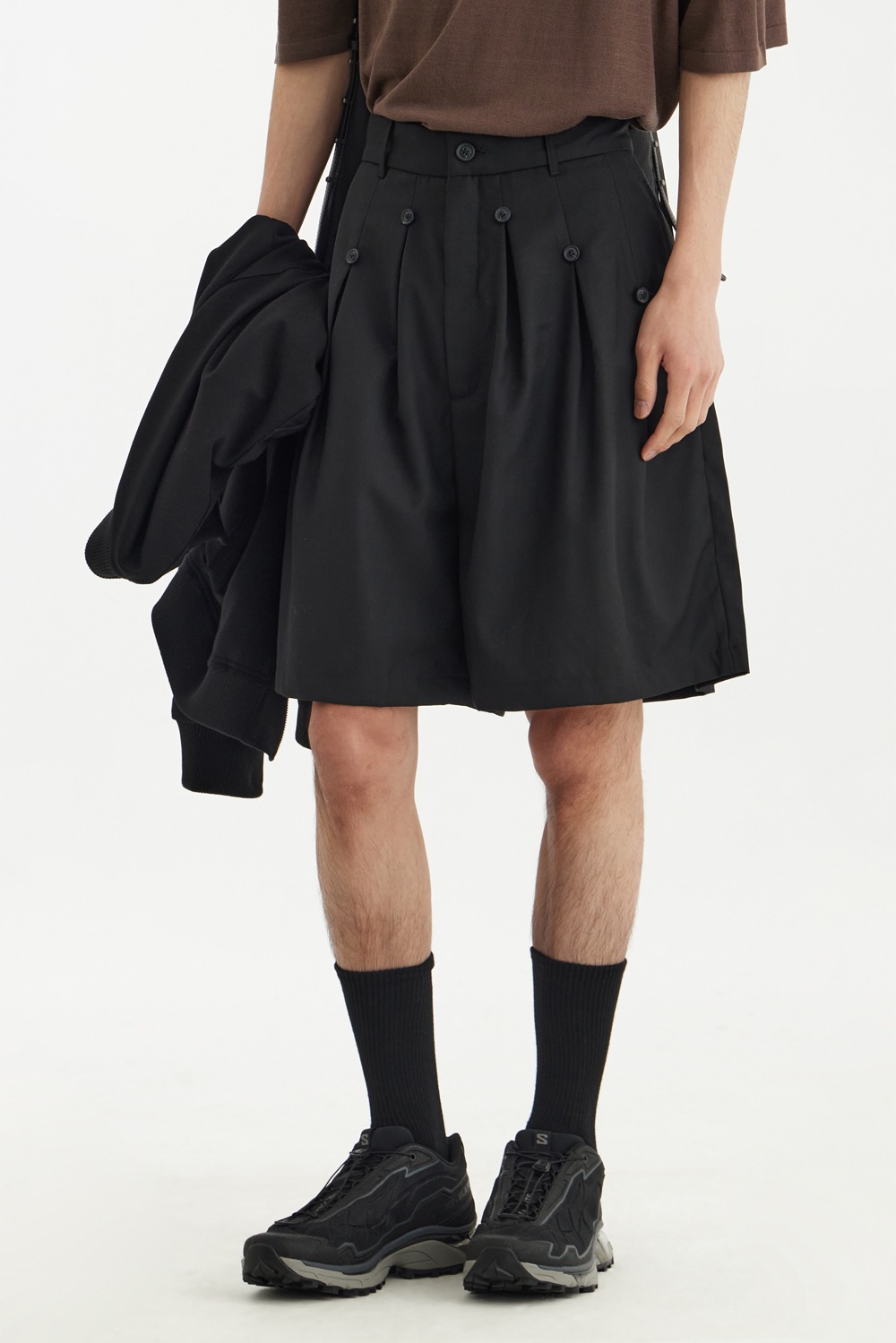 E Pleated Shorts-Black
