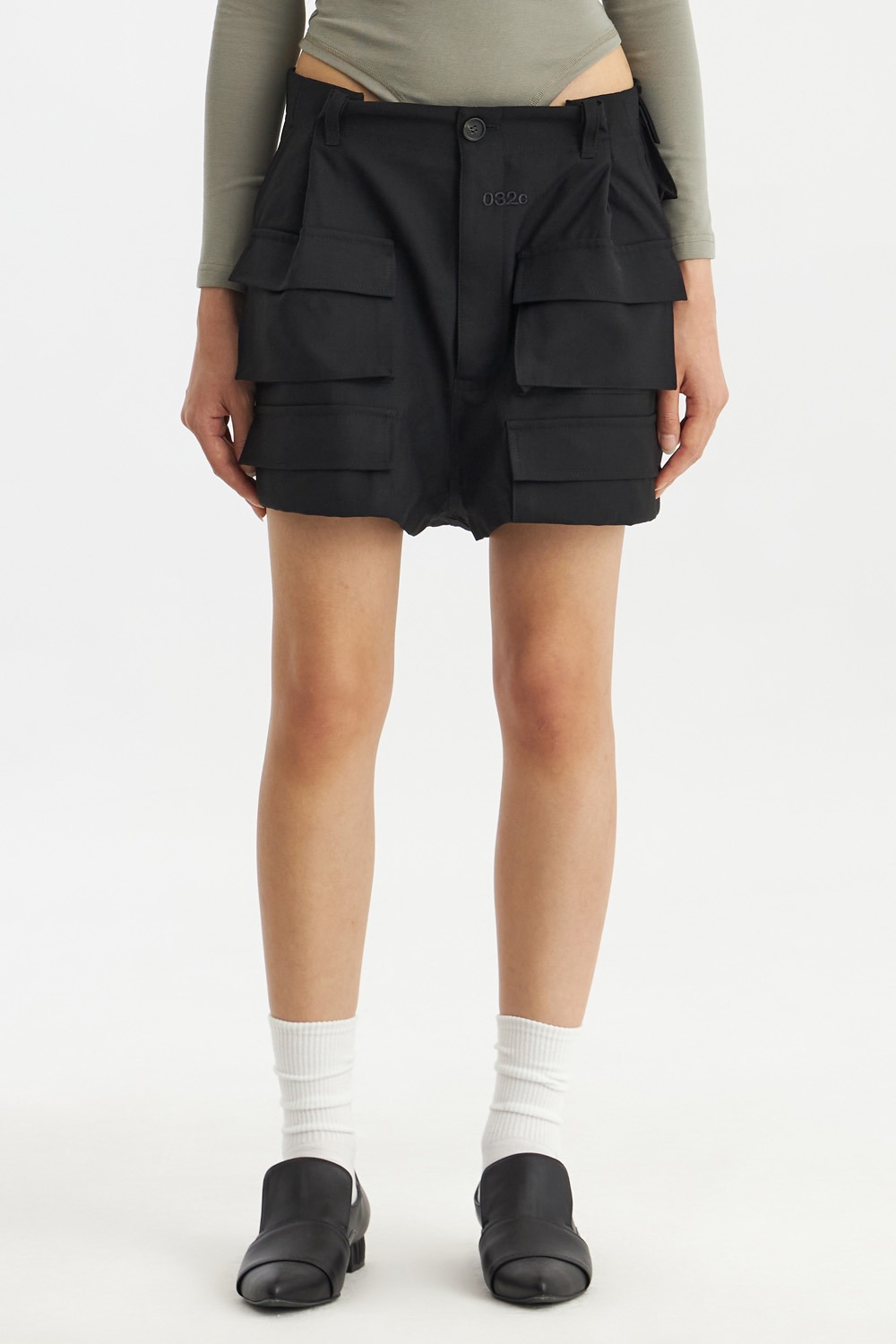 Tailored Flap Pocket Shorts-Black
