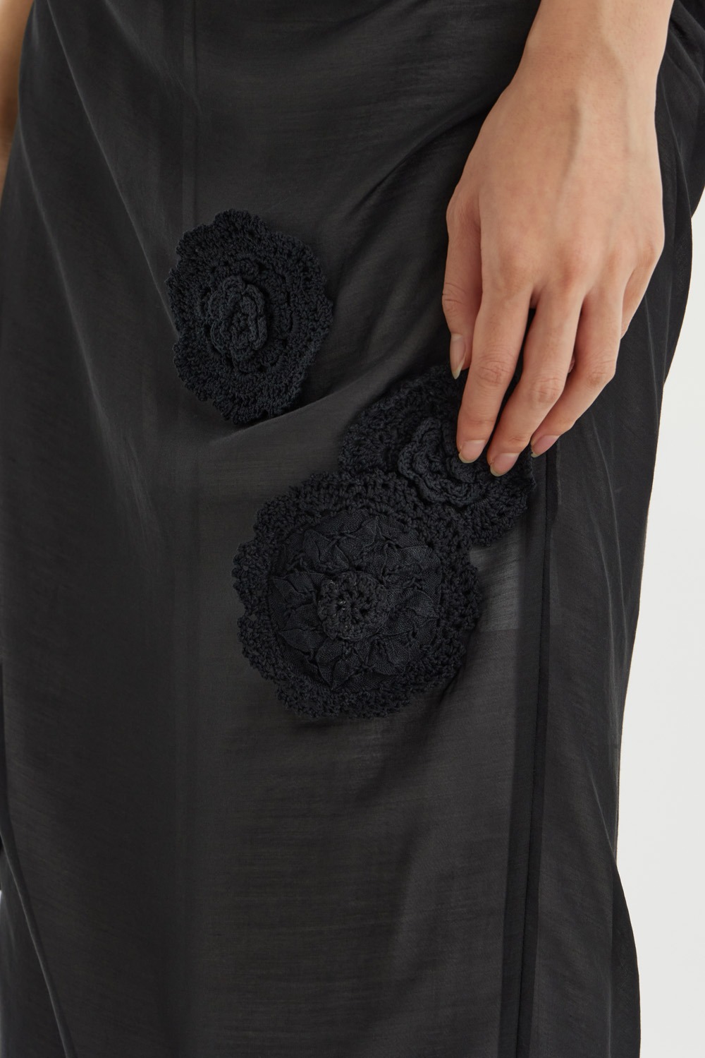 Flower Applique Skirt-Black